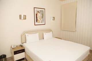 Отель Hotel Ritzar Ереван Двухместный номер с 1 кроватью-10